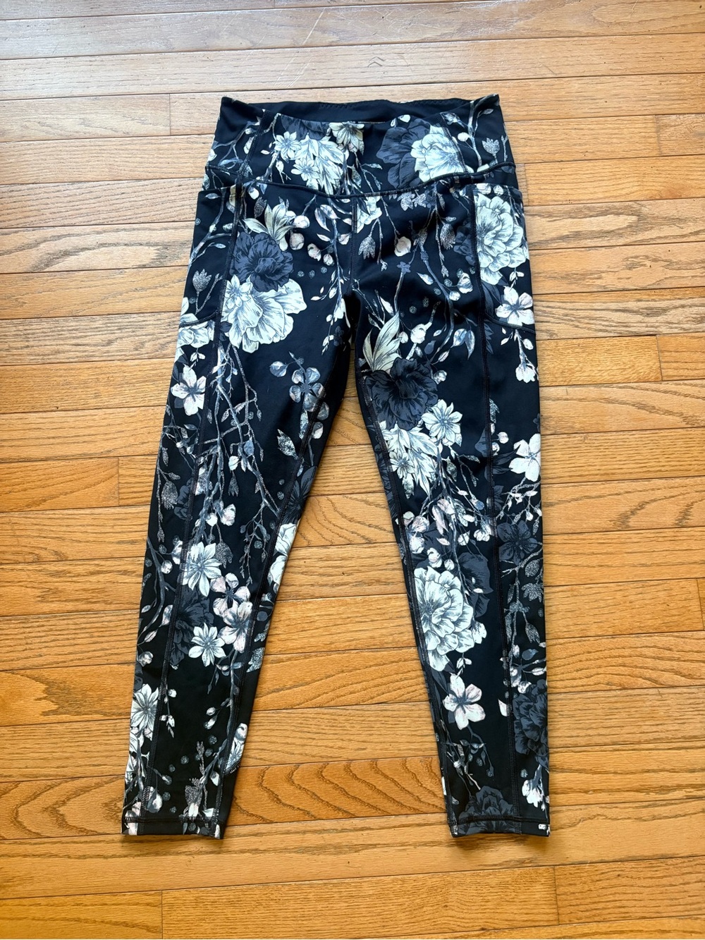 Victoria's Secret Black Floral High-Waist Jeggings